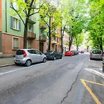 Guesthost - Borgo Bliss In Parma's San Giuseppe District Apartamento Parma