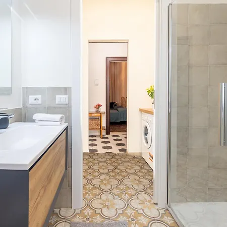 Апартаменты Guesthost - Borgo Bliss In Parma's San Giuseppe District Парма